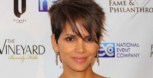 En femenino: Halle vuelve al cine con \