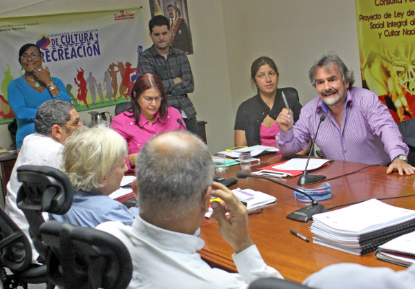 Asociaciones gremiales entregaron a la AN propuesta de reforma a Ley de Cinematograf�a Nacional