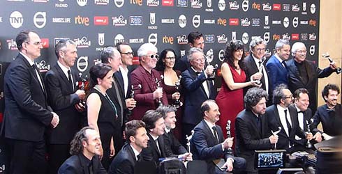 \'El ciudadano ilustre\' y \'Un monstruo viene a verme\', triunfadoras en los Platino