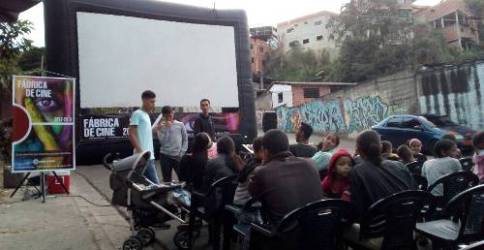 Una iniciativa para mantener la cultura de ir a cine en una Venezuela en crisis