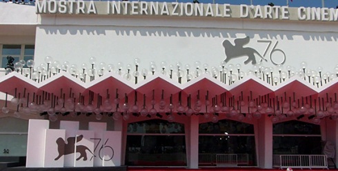 La Mostra de Venecia, entre la tensa espera y el rechazo digital