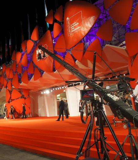 La Mostra de Venecia, entre la tensa espera y el rechazo digital