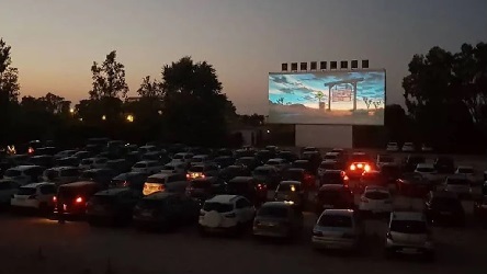 La primera sala que reabre en Espa�a es un autocine de D�nia: 'Los Minions' y 'Parque Jur�sico' a precios simb�licos