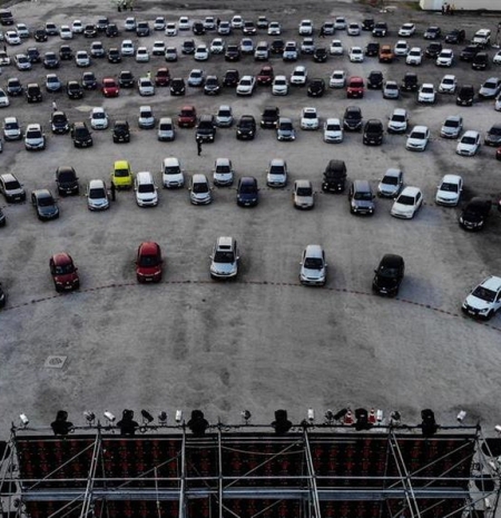 La magia del autocine agot� entradas en R�o tras su regreso por la pandemia