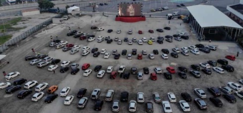 La magia del autocine agot� entradas en R�o tras su regreso por la pandemia