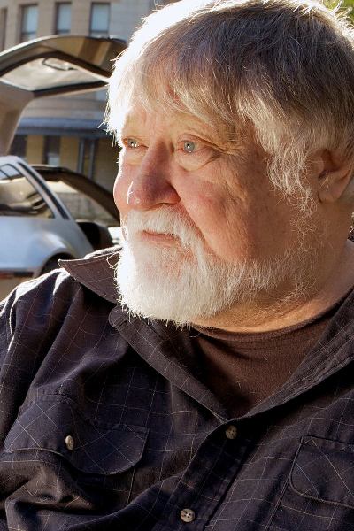 Ha muerto Ron Cobb, m�tico dise�ador del Delorean de 'Volver al futuro' o el Nostromo de 'Alien'