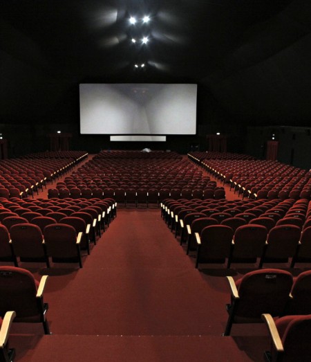 Auxilio: Scorsese, Eastwood, Nolan, Cameron y otros directores piden ayudas para salvar los cines