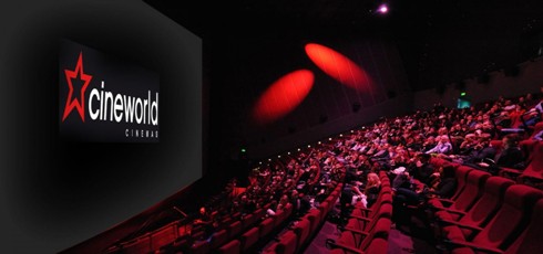 Cientos de cines de Estados Unidos y Reino Unido cierran por el retraso de 'Sin tiempo para morir'