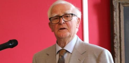 Muere el legendario escritor brit�nico John le Carr� a los 89 a�os