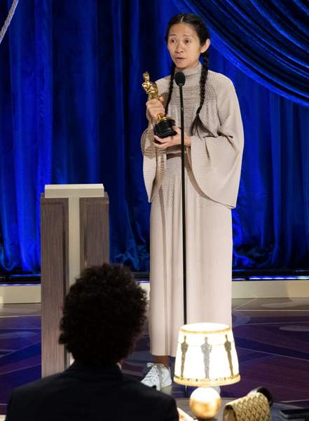 El r�gimen de Xi Jinping censur� el hist�rico �xito de la directora china Chlo� Zhao en los premios �scar