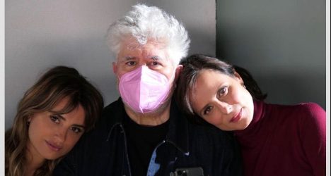 Instagram se disculpa por censurar el cartel de 'Madres paralelas', la nueva pel�cula de Almod�var