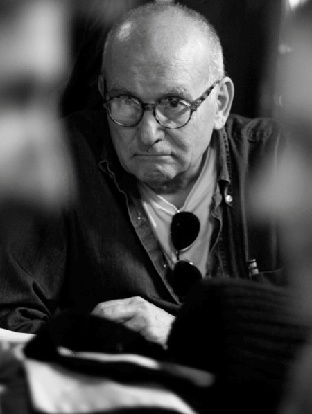 Muere Mario Camus, el cineasta transparente que inmortaliz� la herida de 'Milana bonita'