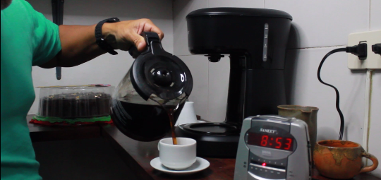 Un cafecito y pa' lante (Cortometraje - Fábrica de Cine 8)