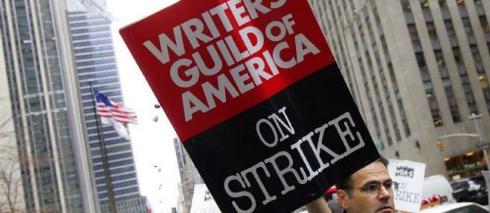 Huelga en Hollywood, cada vez m�s cerca: los guionistas dicen s� al par�n