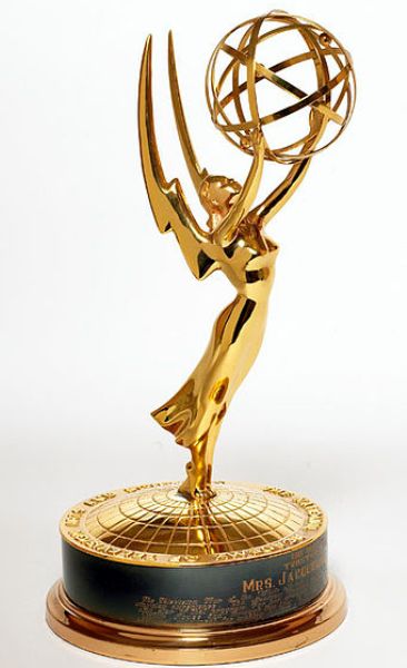 Premios Emmy 2023 se posponen oficialmente debido a las huelgas en Hollywood