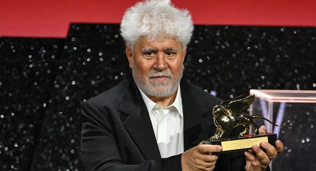Almod�var gana el Le�n de Oro de Venecia 2024 por 'La habitaci�n de al lado': palmar�s completo del festival
