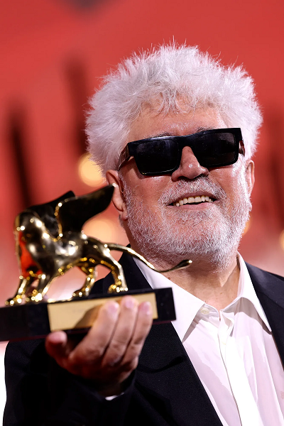 Almod�var gana el Le�n de Oro de Venecia 2024 por 'La habitaci�n de al lado': palmar�s completo del festival