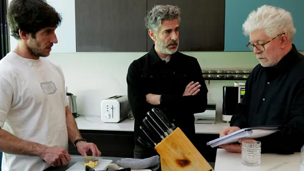 Almod�var rueda 'Amarga navidad', su regreso al espa�ol tras el Le�n de Oro por 'La habitaci�n de al lado'