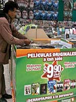 Prueban en M�xico nueva estrategia contra la pirater�a: DVDs legales a menos de un d�lar