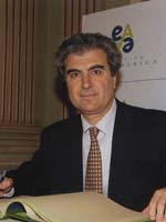 César Antonio Molina sustituye a Carmen Calvo en el Ministerio de Cultura de España