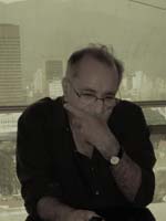 Estreno de el documental de �De m�sico, poeta y loco...�  de C�sar Cort�z 