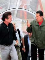 Chávez muestra a Sean Penn una planta de gas en su segunda visita a Venezuela