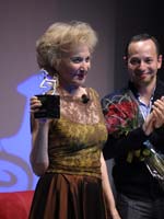Recibe Marisa Paredes Homenaje Pa�s Invitado a la Trayectoria Art�stica