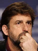 Nanni Moretti se topa con el Vaticano... y con Michel Piccoli