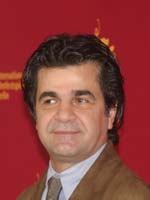 Ir�n cede a la presi�n internacional y anuncia la liberaci�n de Panahi