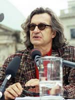 Producci�n � Italia / Alemania
Wenders en Palermo, �tan lejano, tan cercano�