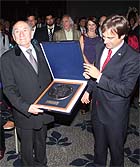 Con homenaje a Luis Alarc�n se abri� el Festival de Vi�a del Mar